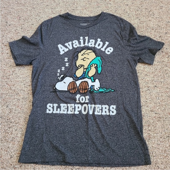 Peanuts Linus & Snoopy Available For Sleepovers T Shirt M ~ EUC - Picture 2 of 4